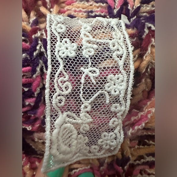 Super cute crop style sweater. - Picture 2 of 3